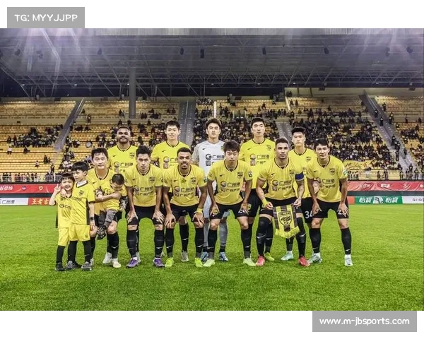 英超奖杯巡回展抵达亚洲,激发当地球迷热情 英超奖杯巡回展抵达亚洲,激发当地球迷热情